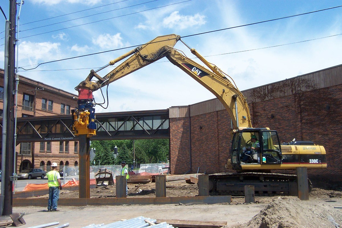 Vibrating Pile Driver